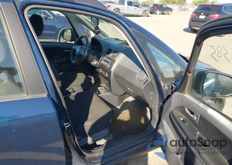 2010 Suzuki Sx4 Technology из США, поврежденный, VIN JS2YB5A35A6301354